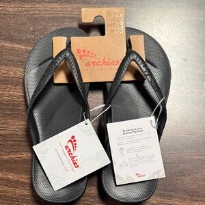 NWT Archies Women's 8 Black Flip Flop Sandals Men’s 7 brand new Archie's
